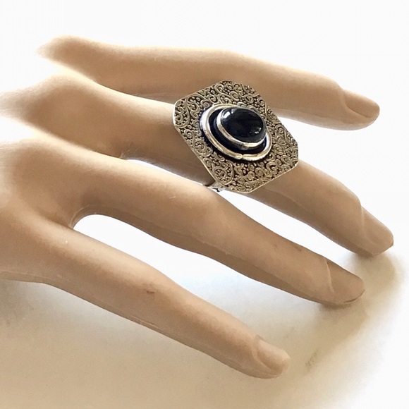 Onyx Gemstone Disk Ring Exotic BoHo Embossed Etched Artisan Made Size 6.3/4 - Picture 3 of 7